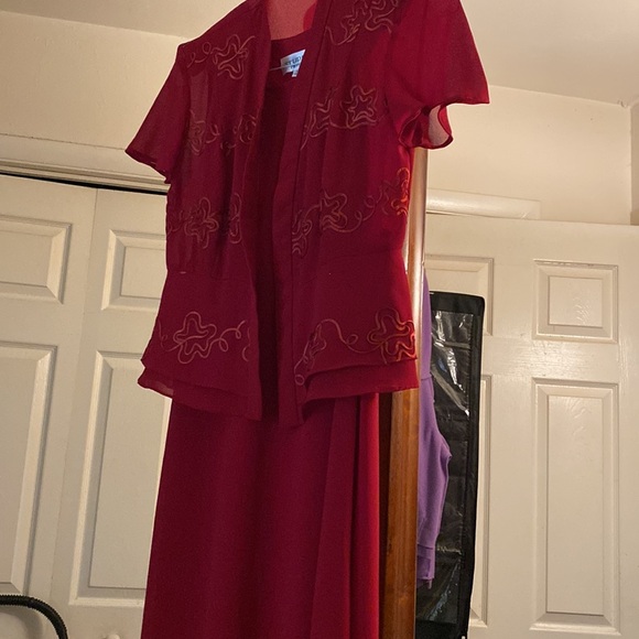 Burgundy dress w ruffled jacket exquisite 2pcs - Picture 4 of 8